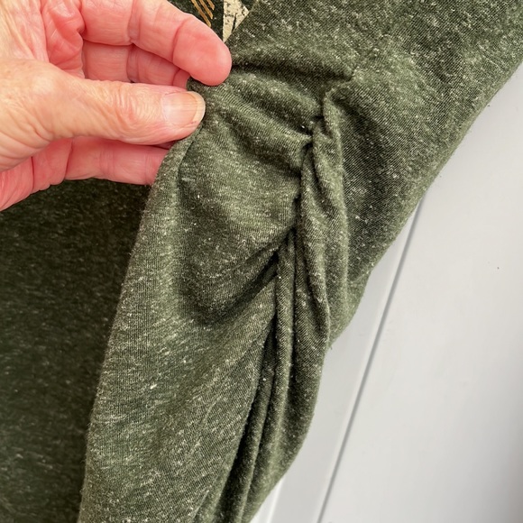 No Boundaries T-shirt, size L/G 11-13, Army Green Long Sleeve. - Picture 8 of 10